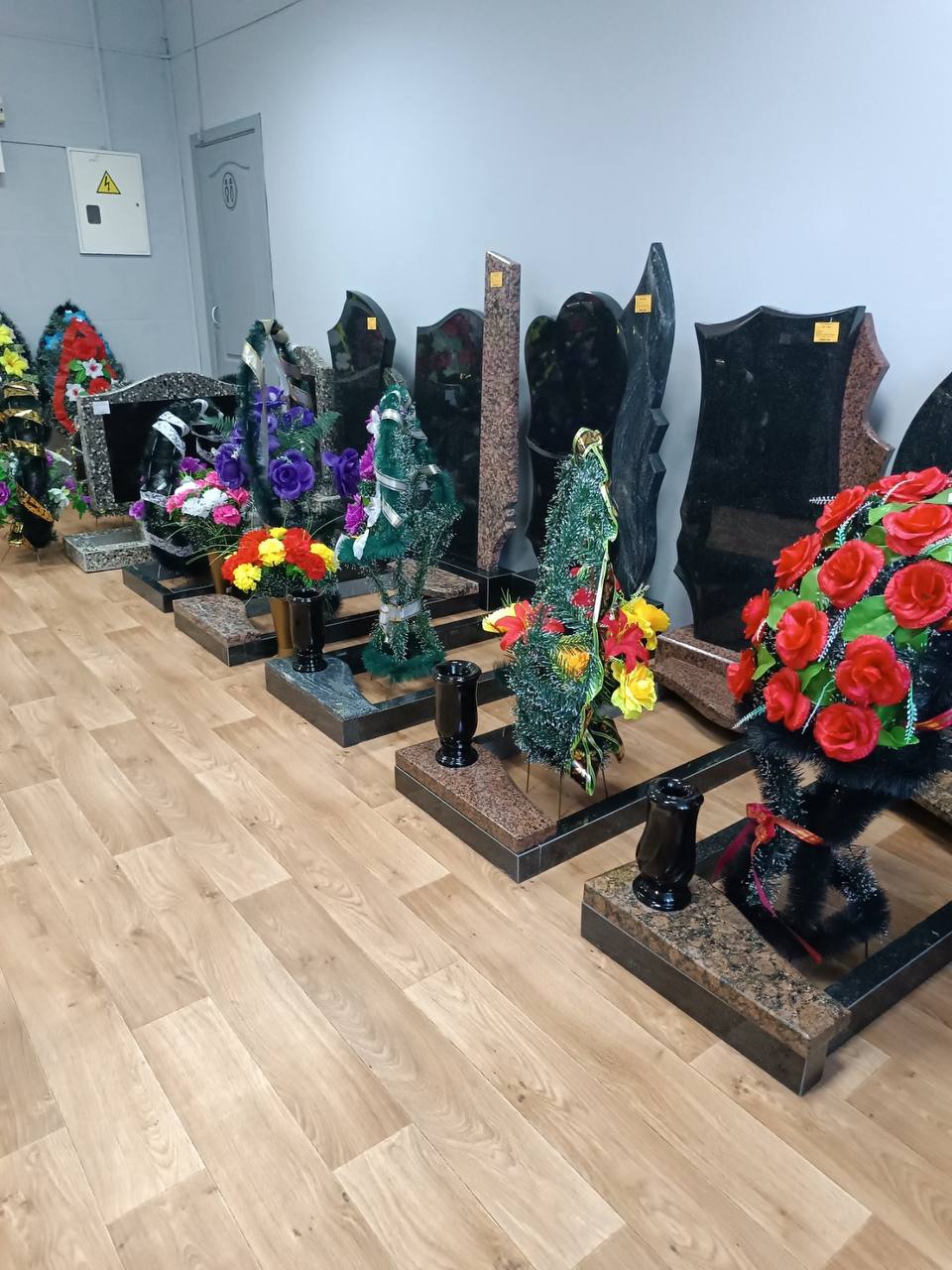 Приём заказов на изготовление памятников и благоустройство могил в Бобруйске на ул.Ульяновская