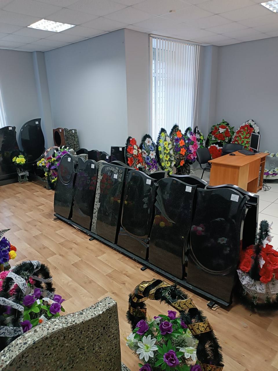 Приём заказов на изготовление памятников и благоустройство могил в Бобруйске на ул.Ульяновская