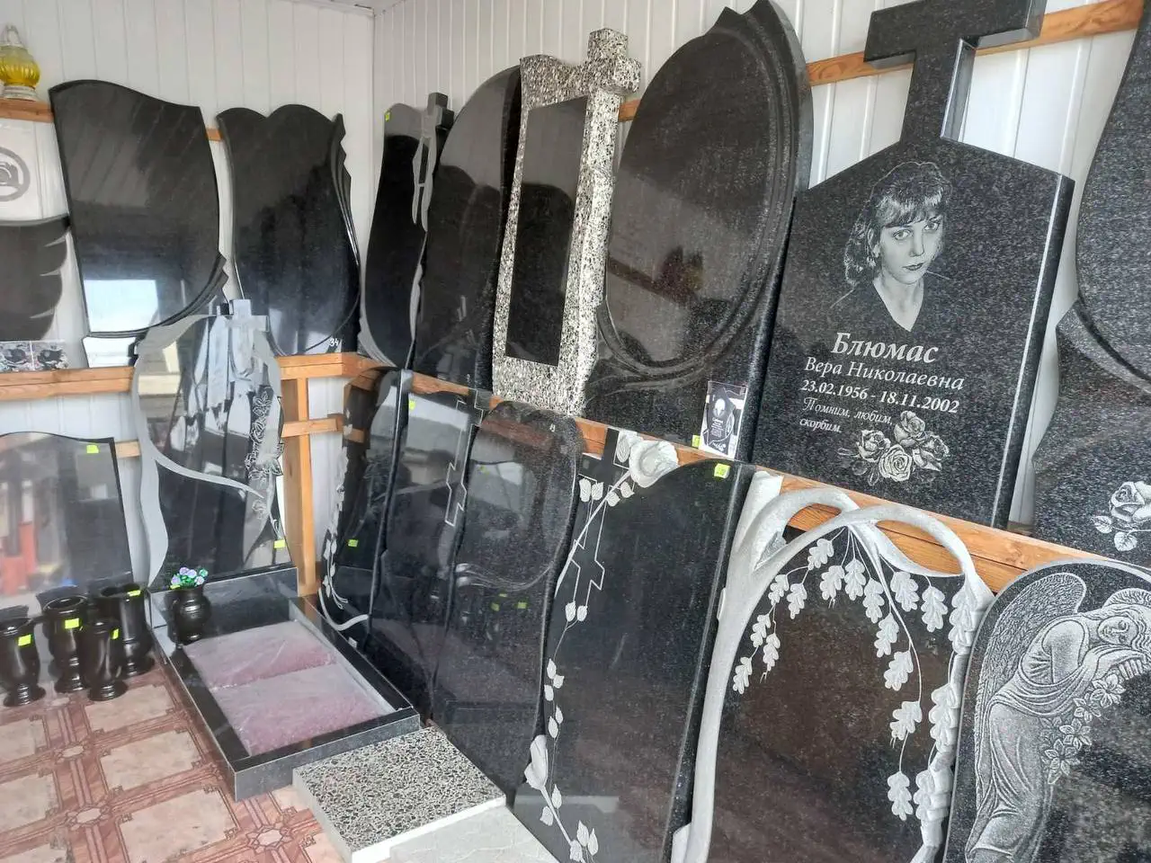 Гранитные памятники