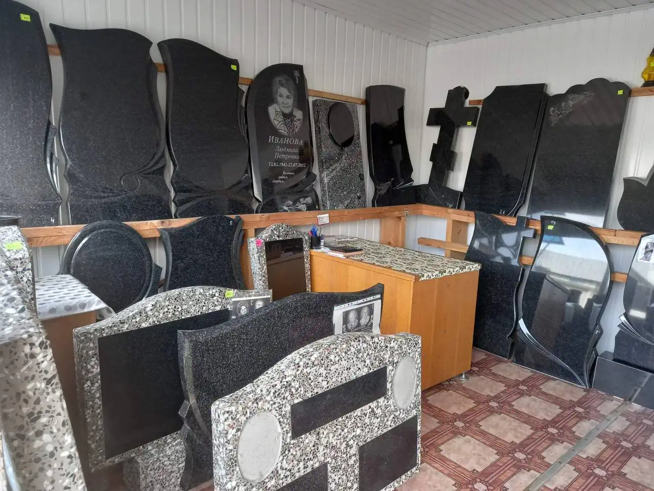 Гранитные памятники