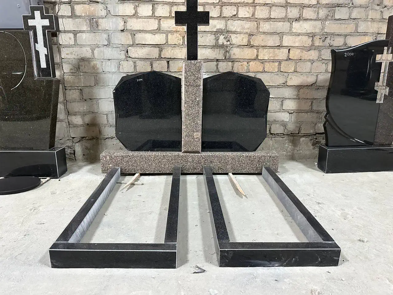 Памятники из гранита