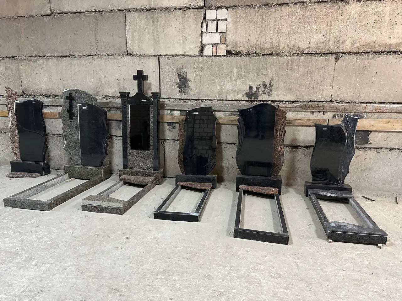 Гранитные памятники