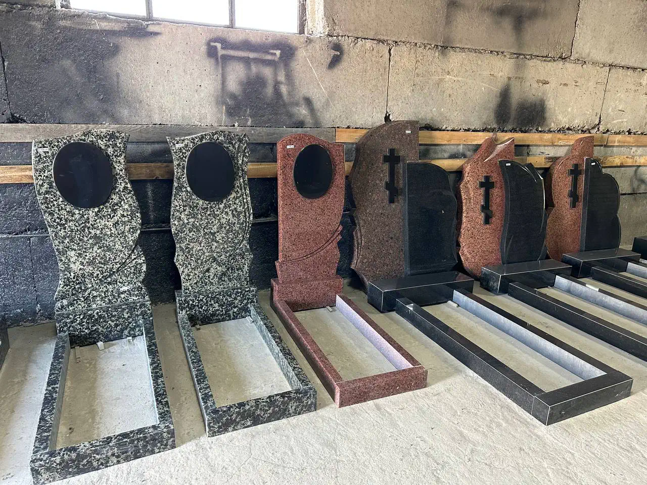 Гранитные памятники