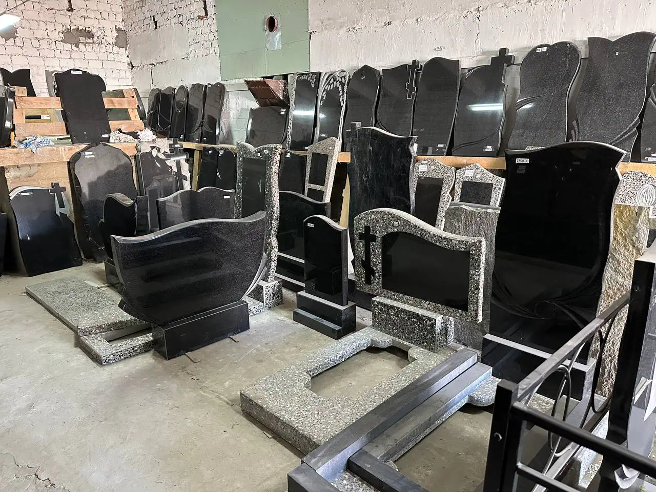 Гранитные памятники